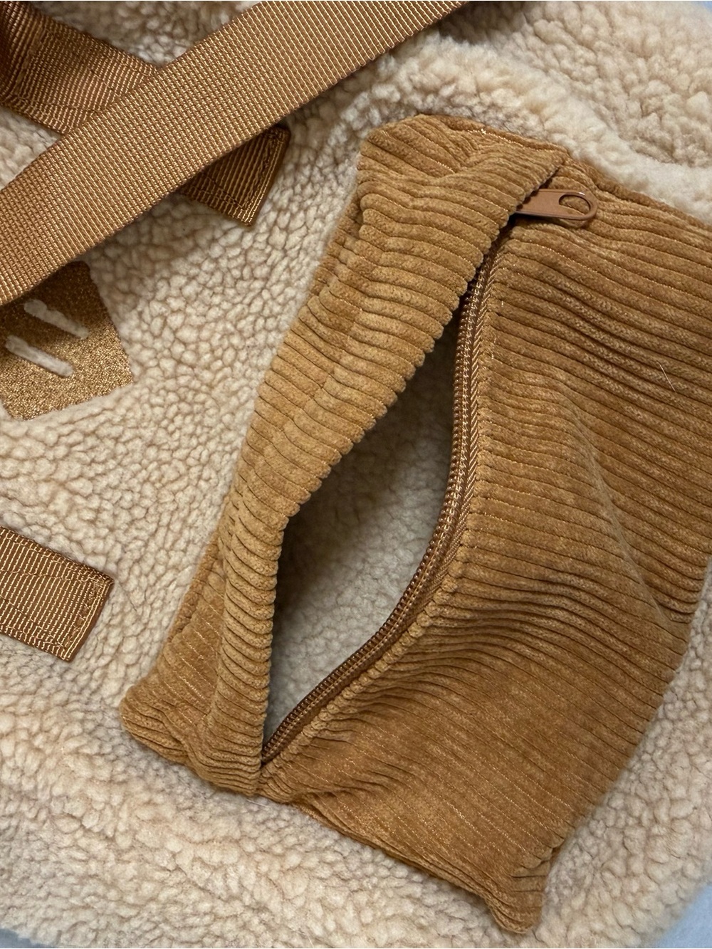 No Boundaries Women’s hands free convertible tote bag backpack - Picture 5 of 5